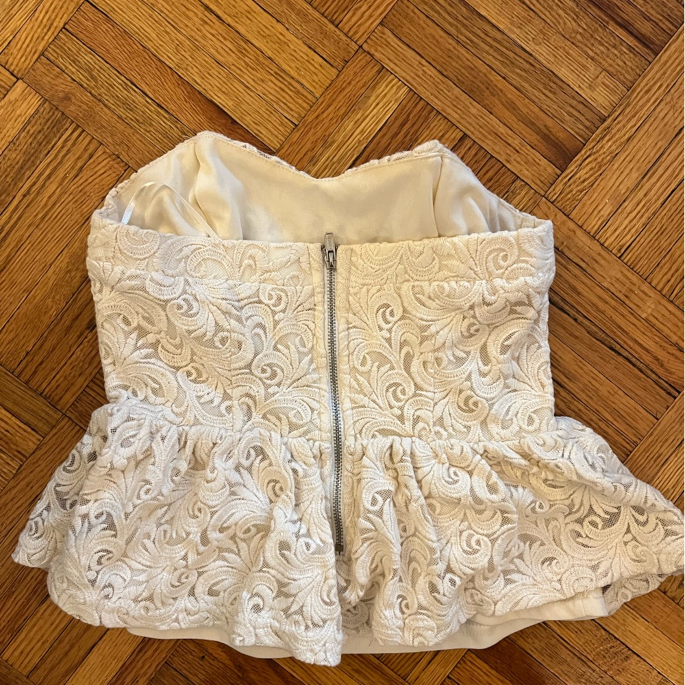 Cream Lace Peplum Top from Urban Outfitters - Picture 3 of 5
